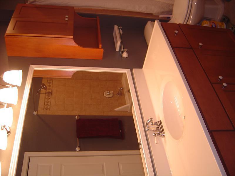Guest Bathroom 3.JPG