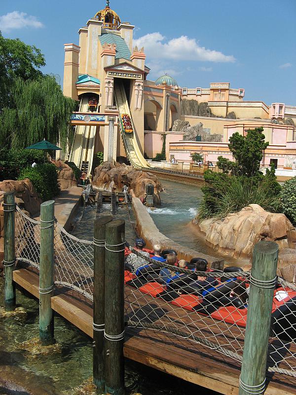 Journey to Atlantis - a very cool "water coaster"
