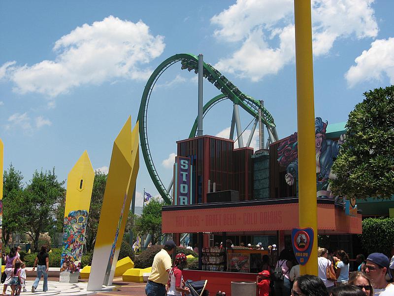 Hulk navigates another loop