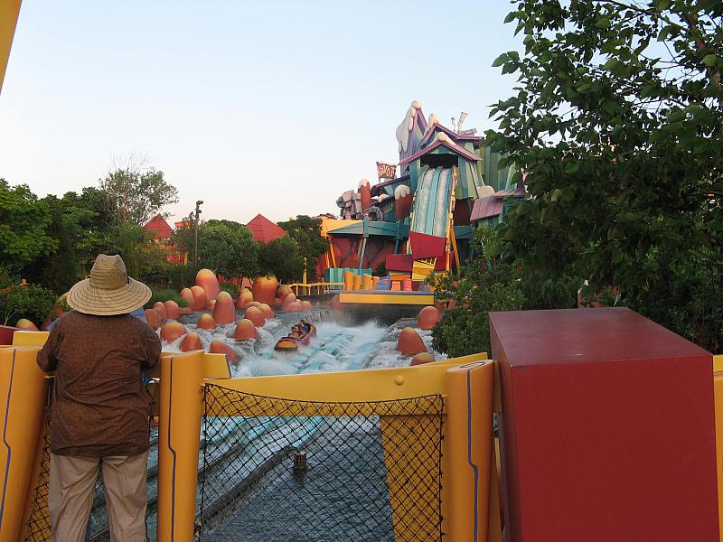 Dudley Do-Right's Ripsaw Falls - the best log flume ever