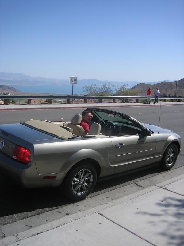 Donne in the mustang